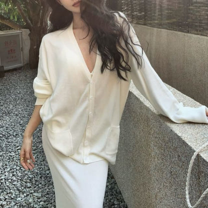 Long-Sleeve V-Neck Plain Blouse / Mid Waist Plain Maxi A-Line Skirt