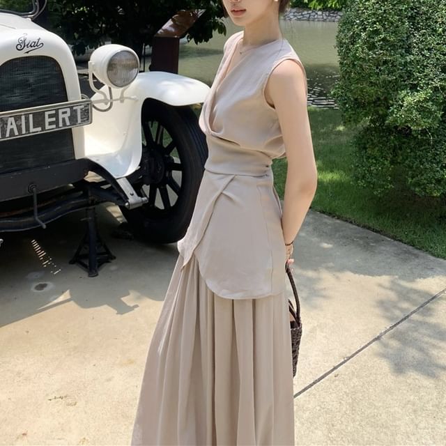 Set: V-Neck Plain Asymmetrical Tank Top + Elastic Waist Maxi A-Line Skirt