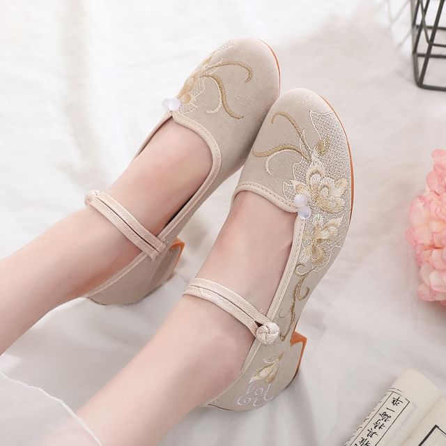 Block Heel Embroidered Shoes