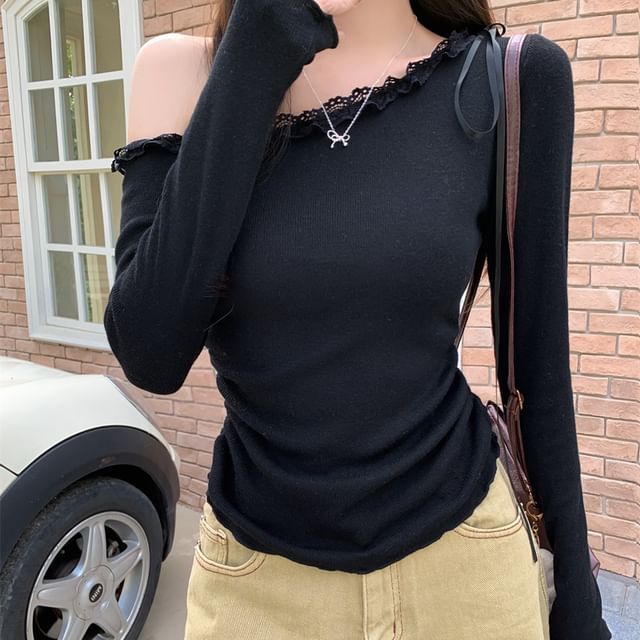 One-Shoulder Ruched Lace Panel Top