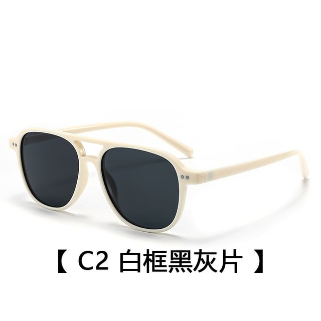 Plastic Aviator Sunglasses