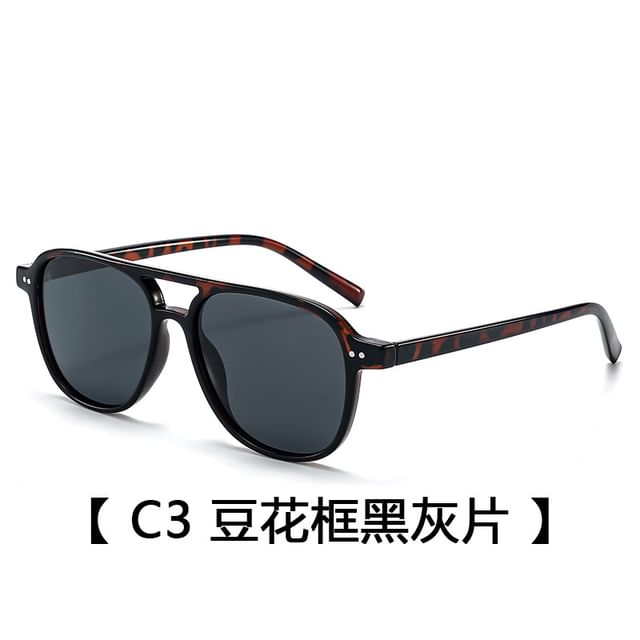 Plastic Aviator Sunglasses