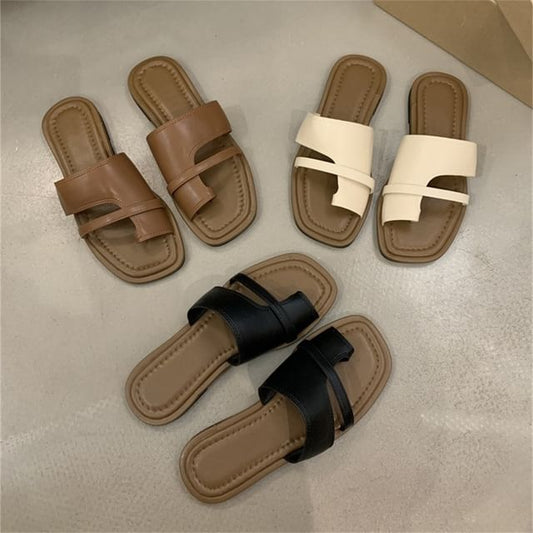 Toe Loop Flat Slide Sandals