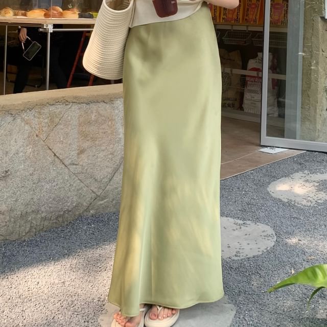 High Rise Plain Maxi H-Line Skirt