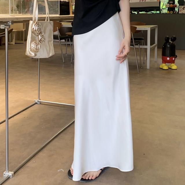 High Rise Plain Maxi H-Line Skirt