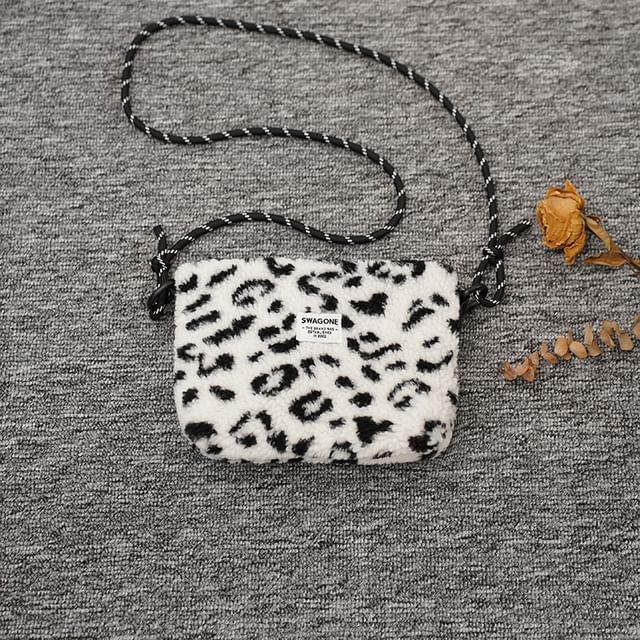 Bag Applique Fleece Crossbody