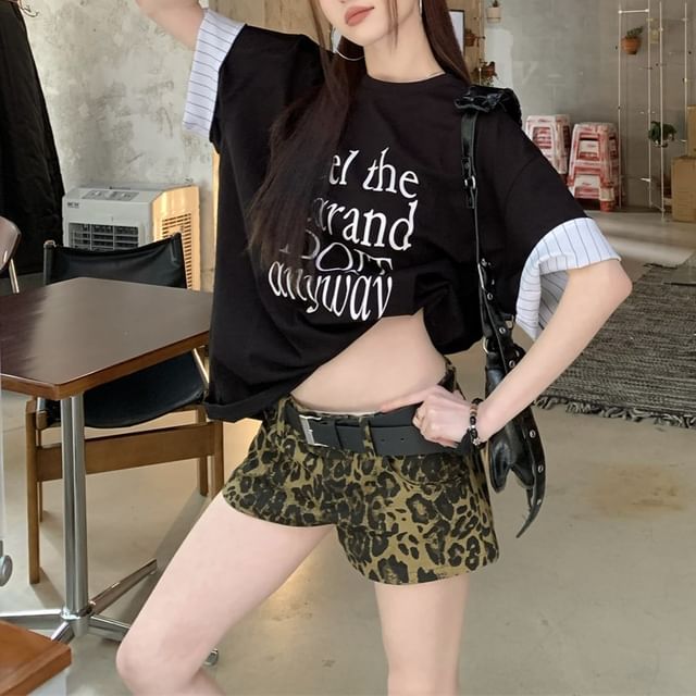 Short Sleeve Round Neck Lettering Print Striped Panel T-Shirt