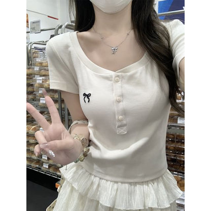 Short-Sleeve Scoop Neck Bow Embroidered Slim Fit Crop T-Shirt