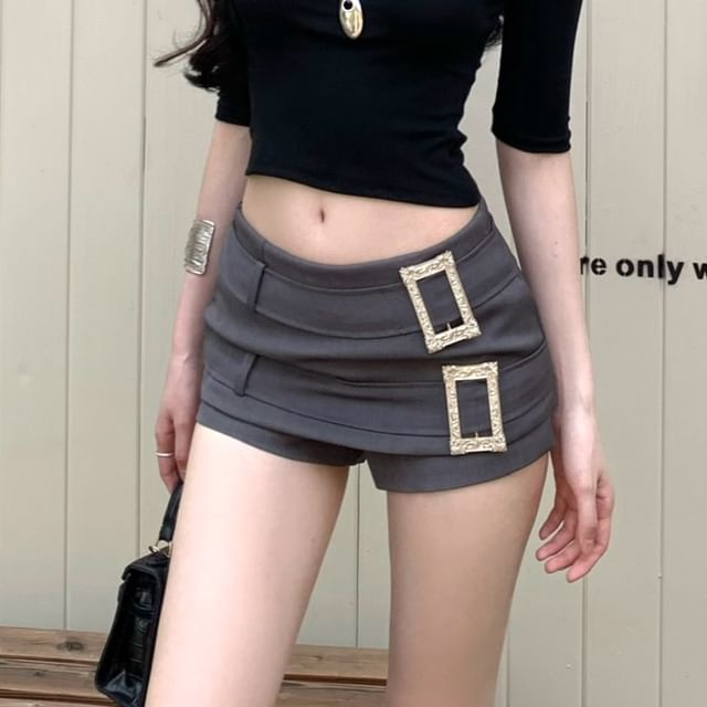 Short-Sleeve Crew Neck Plain Crop Tee / Low Rise Rhinestone Buckled Shorts