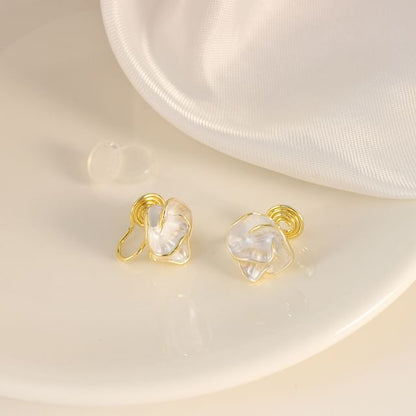 Flower Stud Earring / Clip-On Earring