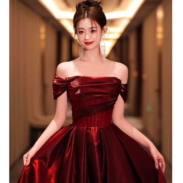 Glitter A-Line Maternity Short-Sleeve Ruched Off-Shoulder Evening Gown