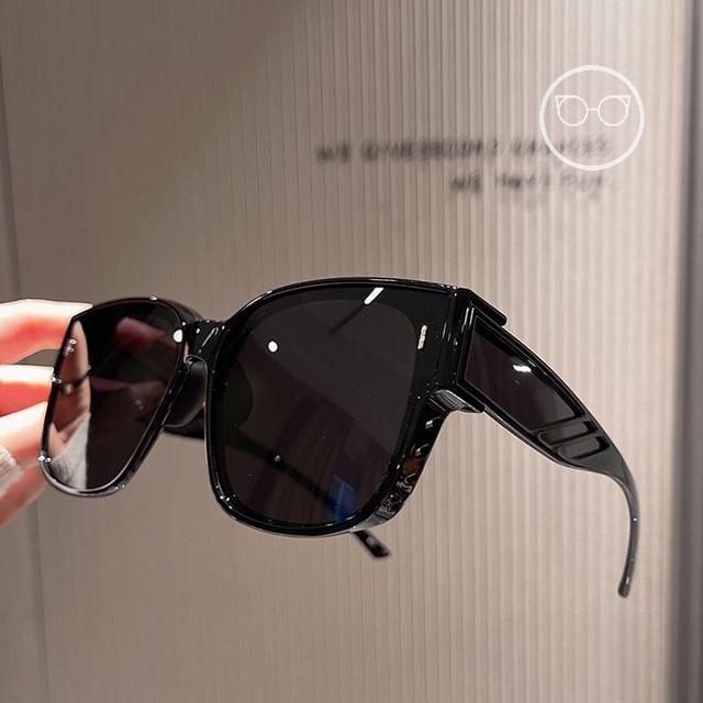 Polarized Sunglasses / Case / Fabric Pouch / Cleaning Cloth / Set