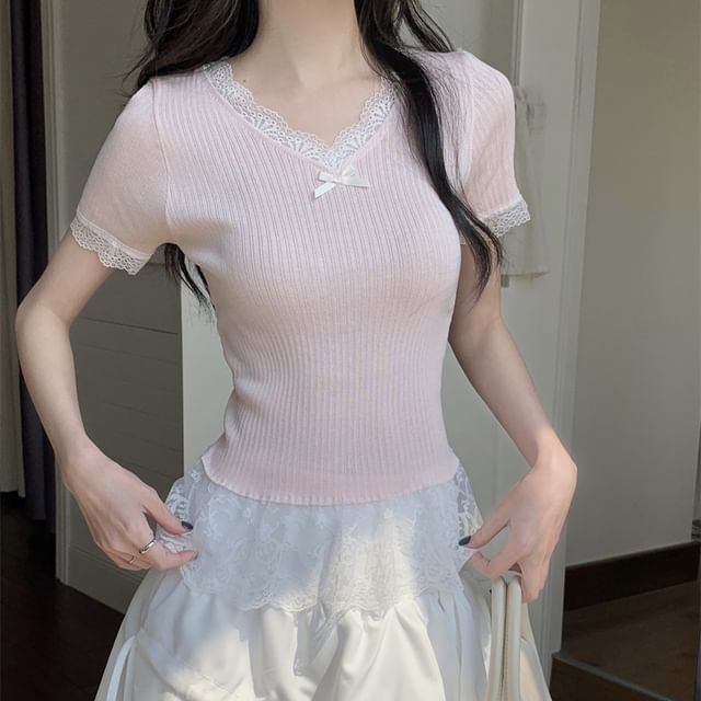 Short-Sleeve V-Neck Lace Trim Plain Knit Top