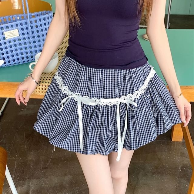 Short-Sleeve Scoop Neck Plain Slim Fit Tee / Elastic Waist Plaid Bow Lace Trim Bubble Hem Mini A-Line Skirt