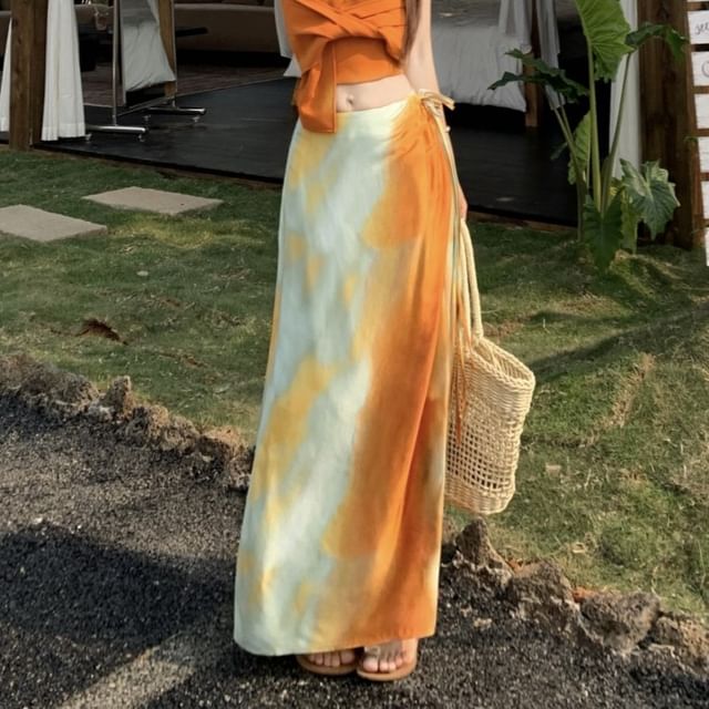 Halter Plain Knot Crop Slim Fit Cami Top / Mid Rise Tie Dye Maxi A-Line Wrap Skirt