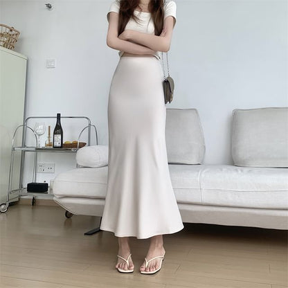 Satin Mermaid Skirt with High Waist and Midi Length