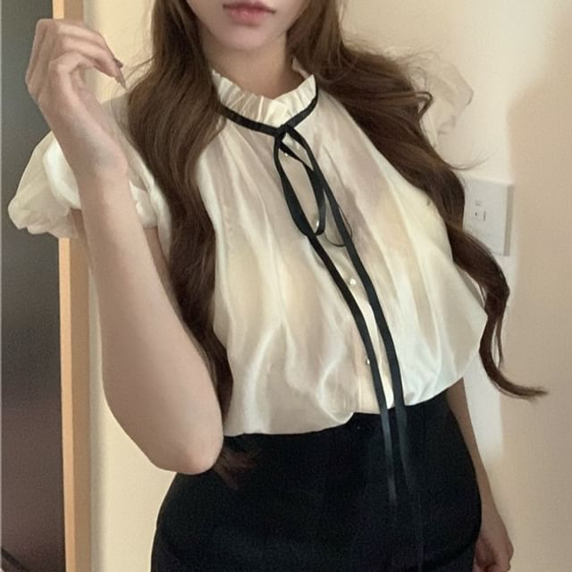 Cap Sleeve Stand Collar Bow Frill Blouse / High Waist Plain Shorts