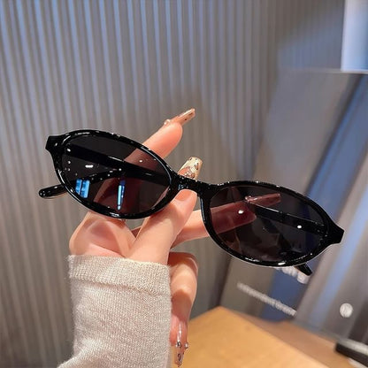 Oval Plastic Frame Sunglasses / Case / Pouch / Cleaning Cloth / Set