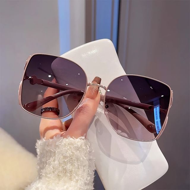 Oversized Square Metal Frame Polished Sunglasses / Case / Pouch / Cleaning Cloth / Set