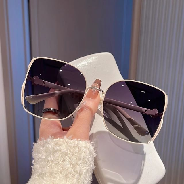 Oversized Square Metal Frame Polished Sunglasses / Case / Pouch / Cleaning Cloth / Set