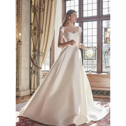 Sweetheart Neck Plain A-Line Wedding Gown