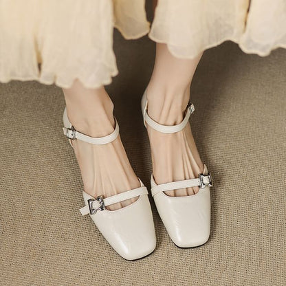 Chunky Heel Buckled Sandals