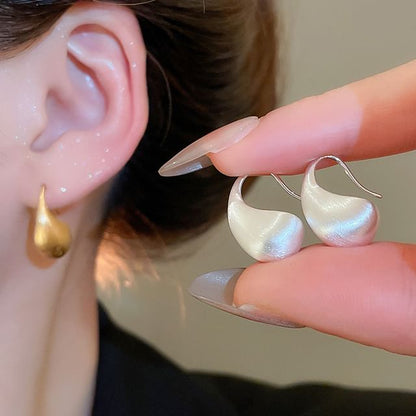 Droplet Hook Stud Earring