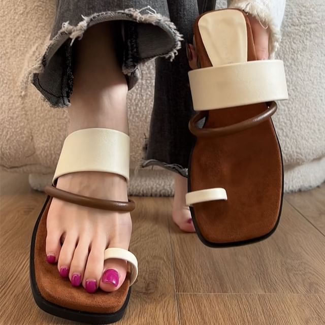 Toe Loop Slide Sandals