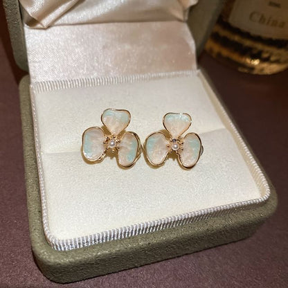 Faux Pearl Shell Flower Stud Earring