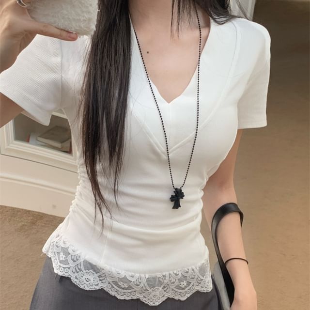 Short-Sleeve V-Neck Lace Panel Ruched Slim Fit Crop Tee