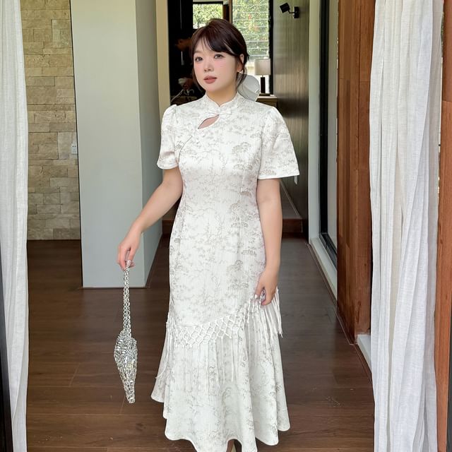 [XL-4XL] Short Sleeve Keyhole Floral Midi Qipao