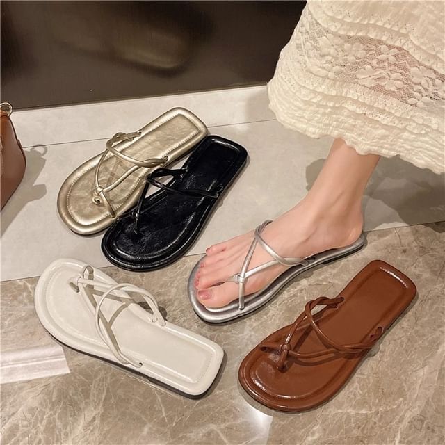 Strappy Knot Flip-Flops