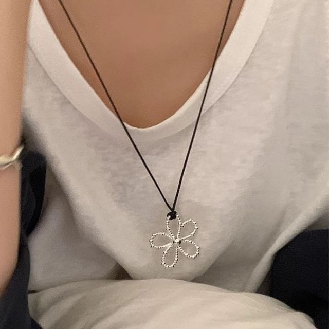 Necklace Flower Pendant Cord