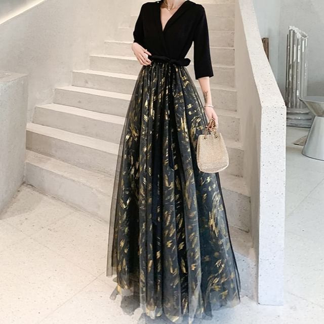 Floral 3/4-Sleeve Sheer Evening Gown Panel V-Neck