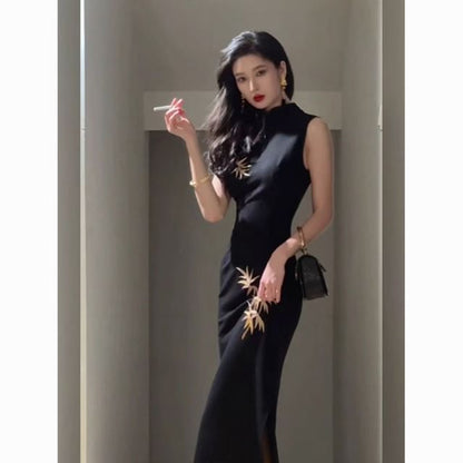 Sleeveless Mock Neck Floral Maxi Qipao
