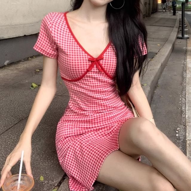 A-Line V-Neck Dotted Dress Short-Sleeve Mini