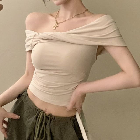 Cold-Shoulder Cropped Plain Mini Tee with Short Sleeves