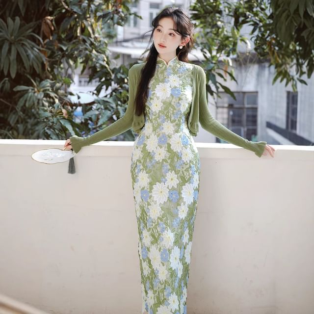 Sleeveless Stand Collar Floral Lace Maxi Sheath Qipao / Plain Crop Cardigan / Set