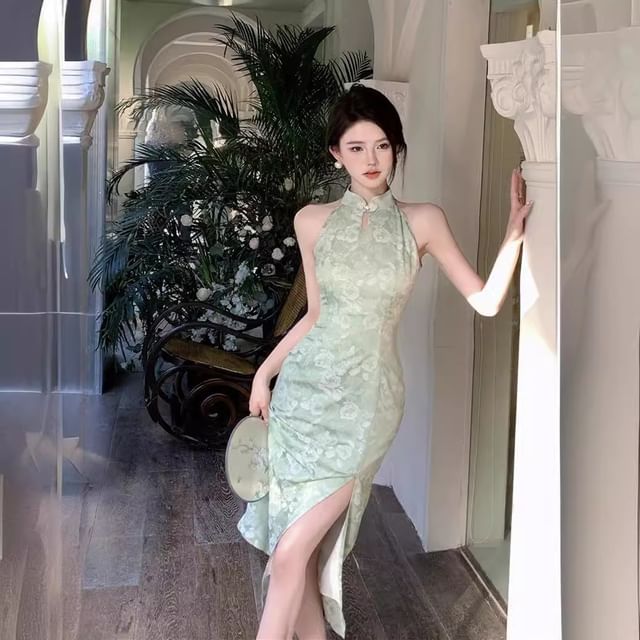 Sleeveless Floral Slit Maxi Qipao