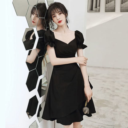 Puff-Sleeve V-Neck Plain Ruched A-Line Cocktail Dress