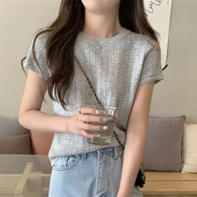 Plain Cable Knit Top with Short Sleeves and Round Crew Neckline