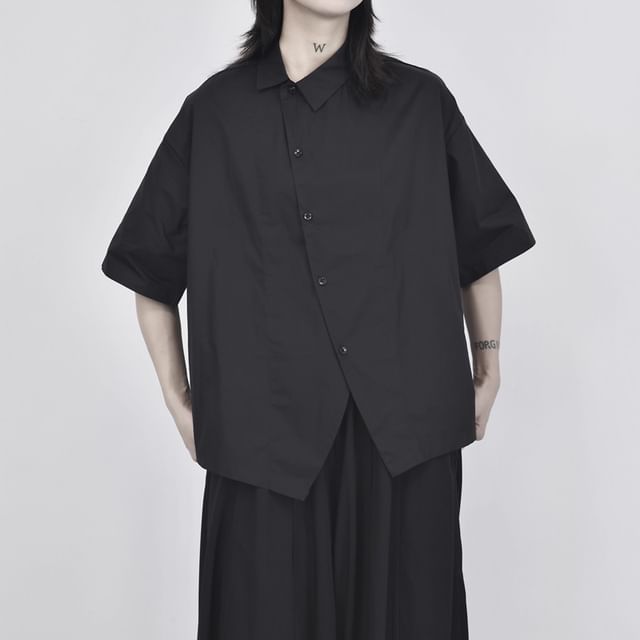 Asymmetrical Plain Shirt with Short Sleeves and Modern Cut
