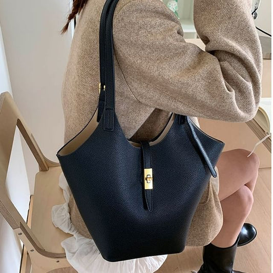 With Shoulder Bag Buckle Pouch