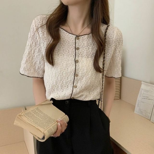Puff-Sleeve Contrast Button-Up Lace Blouse