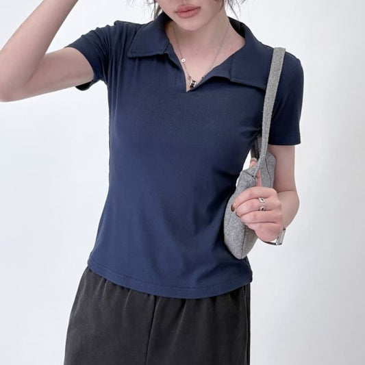 Cropped Polo Top with Short Sleeves in Solid Color Style