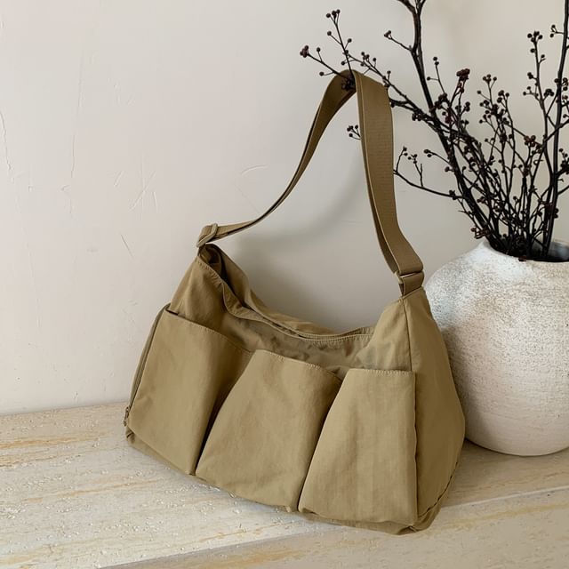 Plain Zip Shoulder Bag