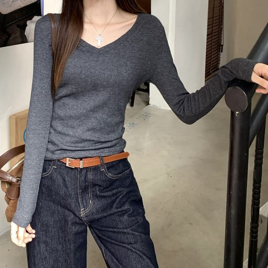 Solid Color V-Neck T-Shirt with Long Sleeves