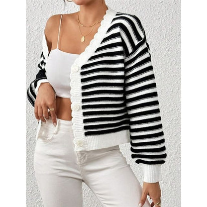 Scallop Trim V-Neck Button-Up Crop Cardigan