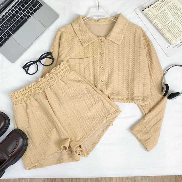 Matching Set: Buttoned Collar Crop Blouse & High-Rise Solid Shorts