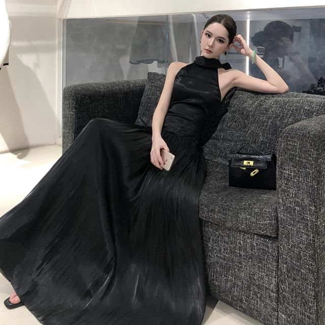 Gown Neck Evening Open Plain Halter A-Line Back